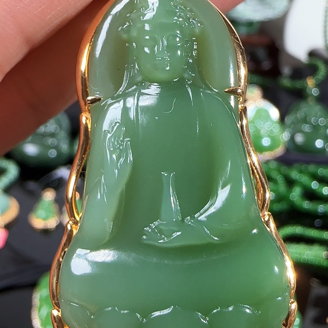 和田玉（碧玉）颈饰18K金镶嵌