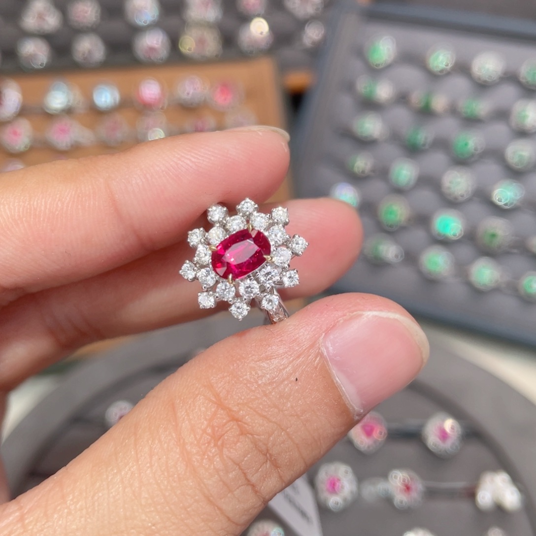 红宝石戒指18K金镶嵌1.01ct 无烧鸽血