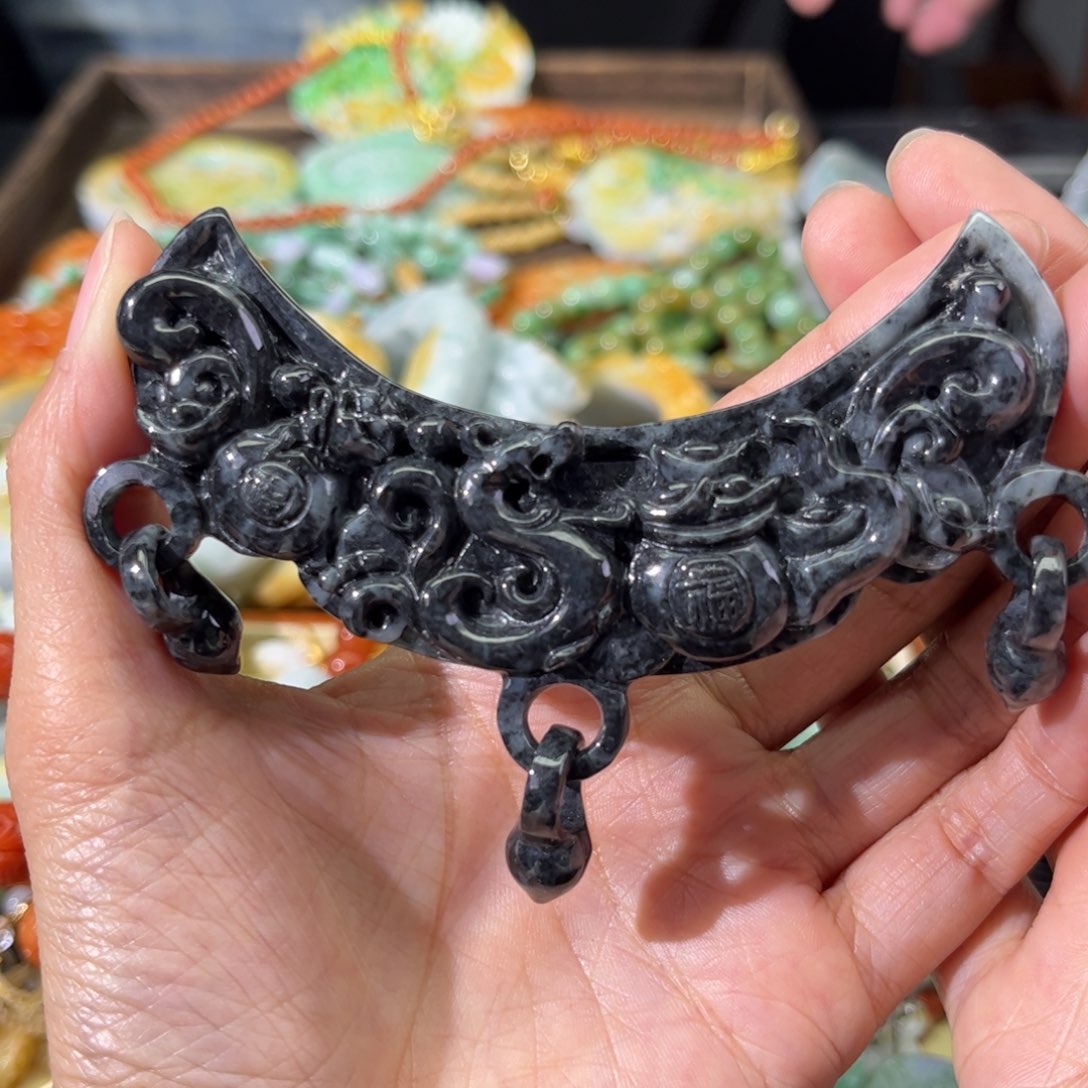 翡翠颈饰未镶嵌待编款