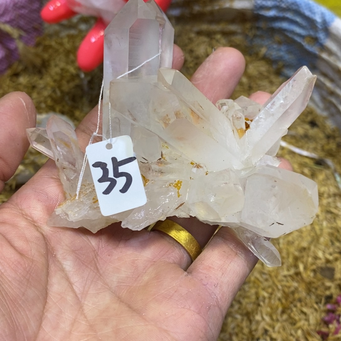 水晶水晶原石摆件未镶嵌啵***?