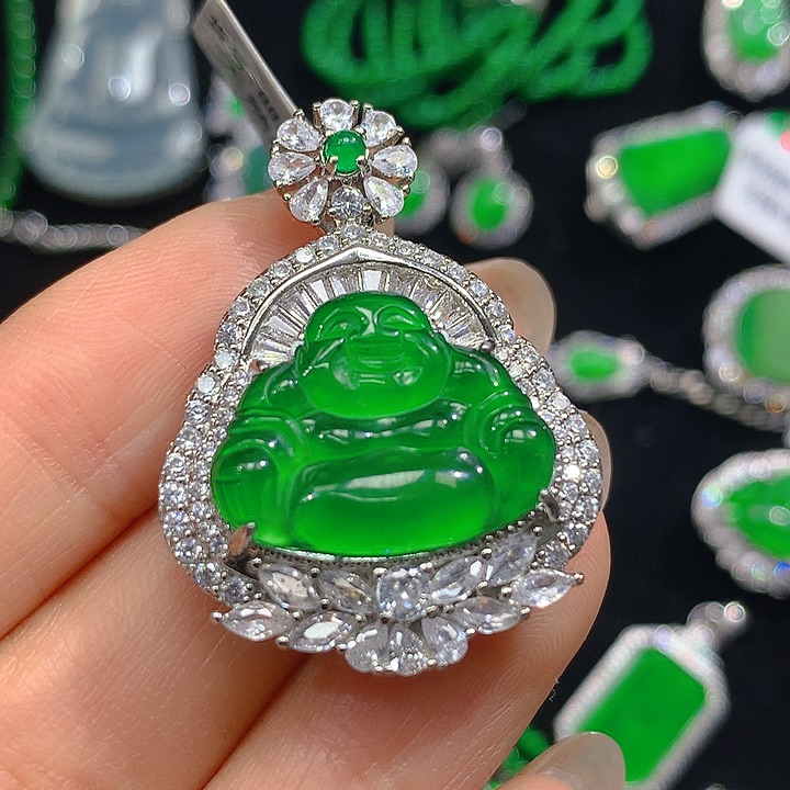 翡翠颈饰未镶嵌翡翠