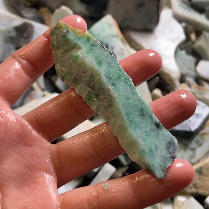 翡翠颈饰未镶嵌天然翡翠