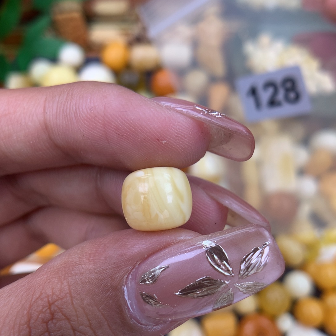 琥珀珠宝奇石未镶嵌10.6