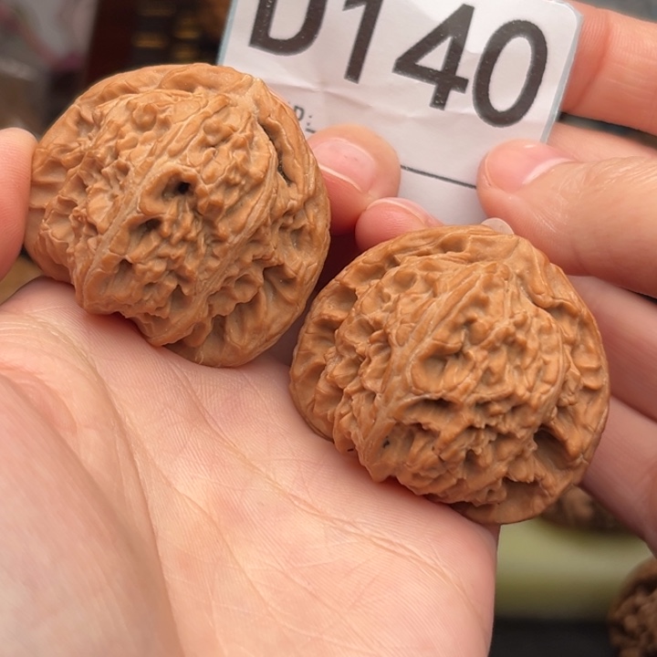 西***徒吊坠文玩核桃140白狮子