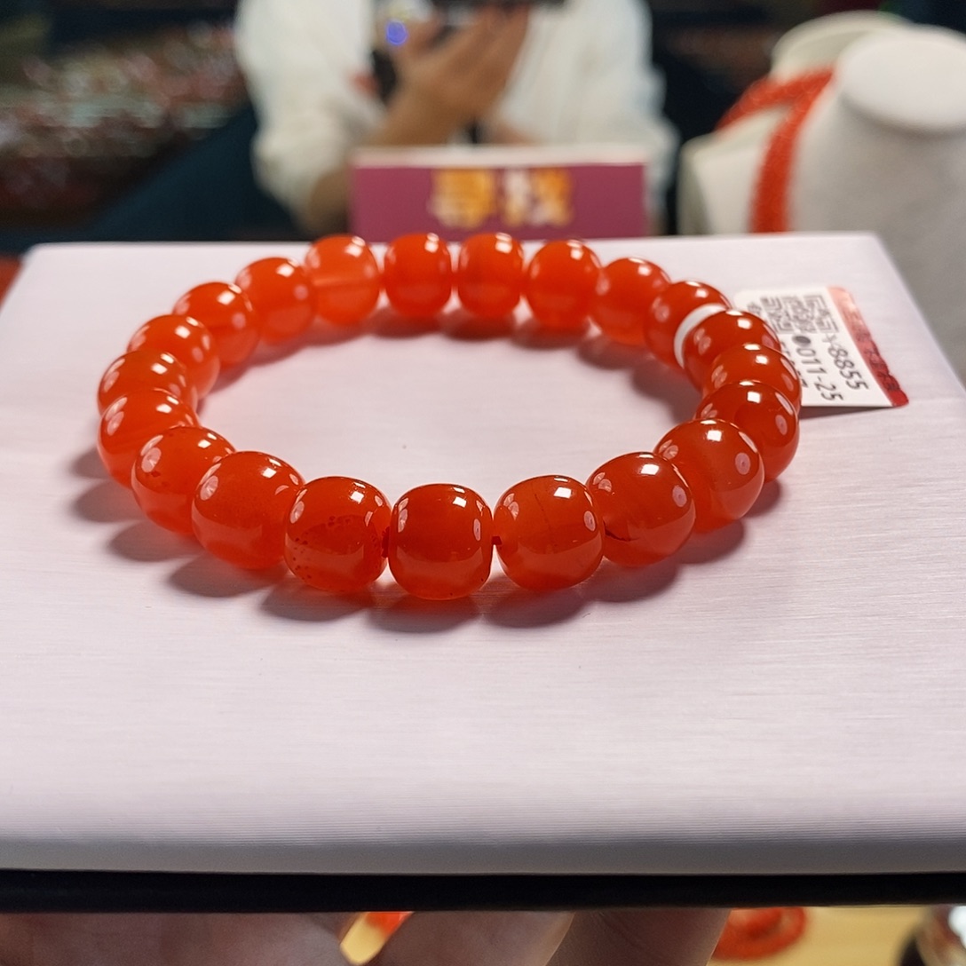 未镶嵌滴水洞 10+mm   多样性发一南红玛瑙