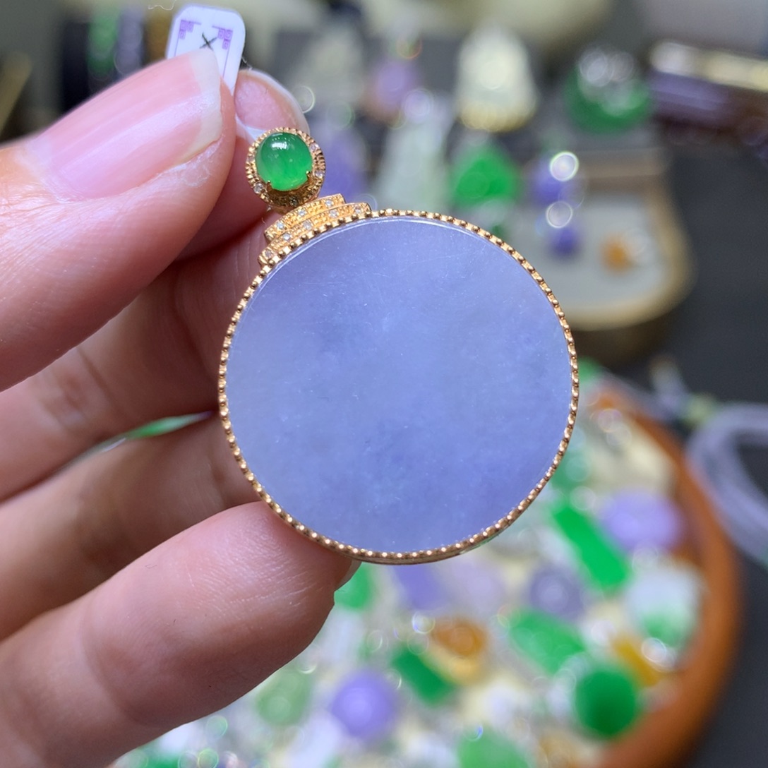 翡翠颈饰18K金镶嵌翡翠吊坠项链