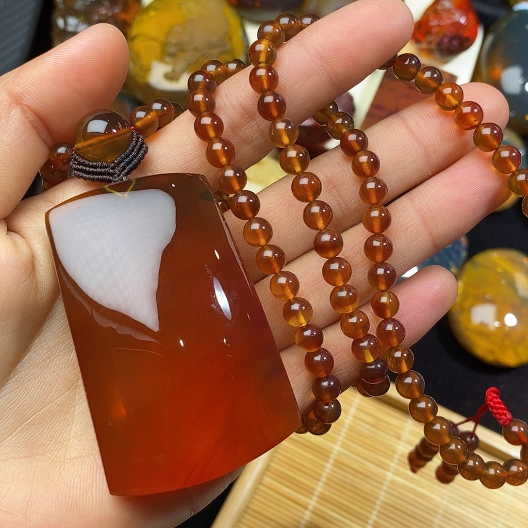 琥珀颈饰未镶嵌一套44克