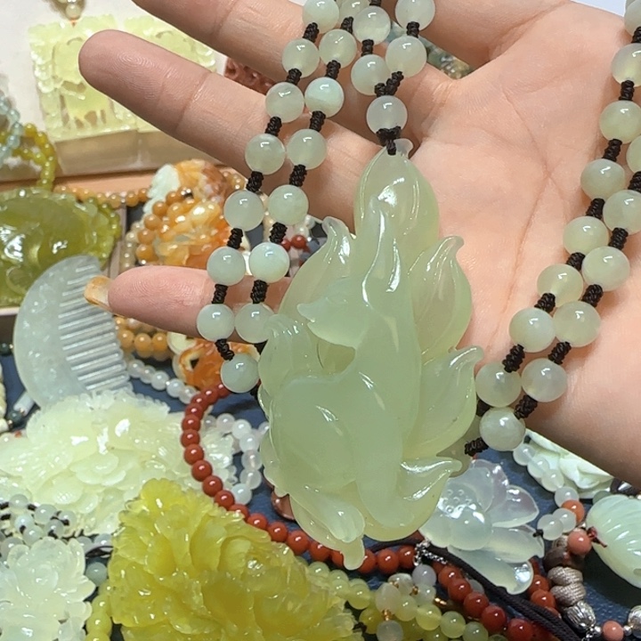 合金蛇纹石玉吊坠