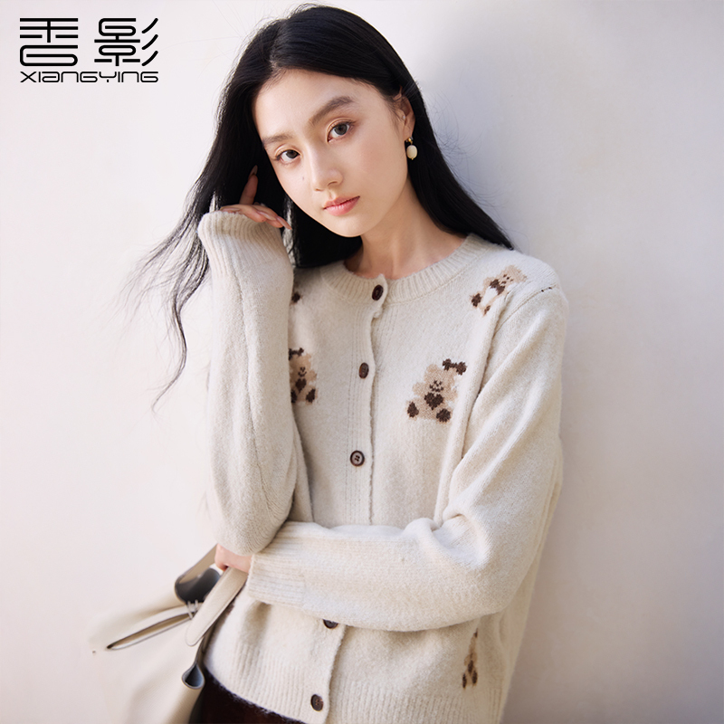 【直播专享】M85A532针织衫 香影小熊提花针织开衫女秋季新款含羊
