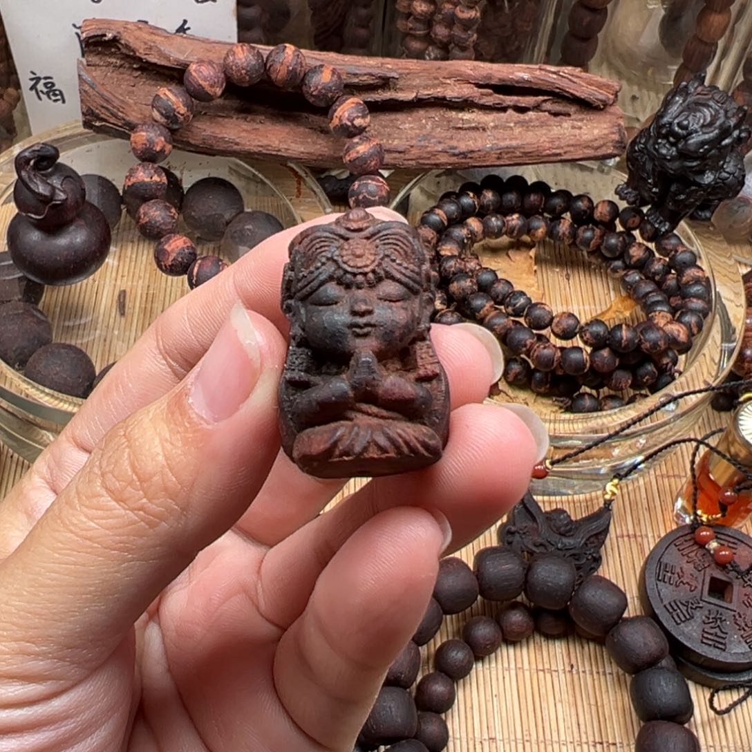 降真香无事牌扎基