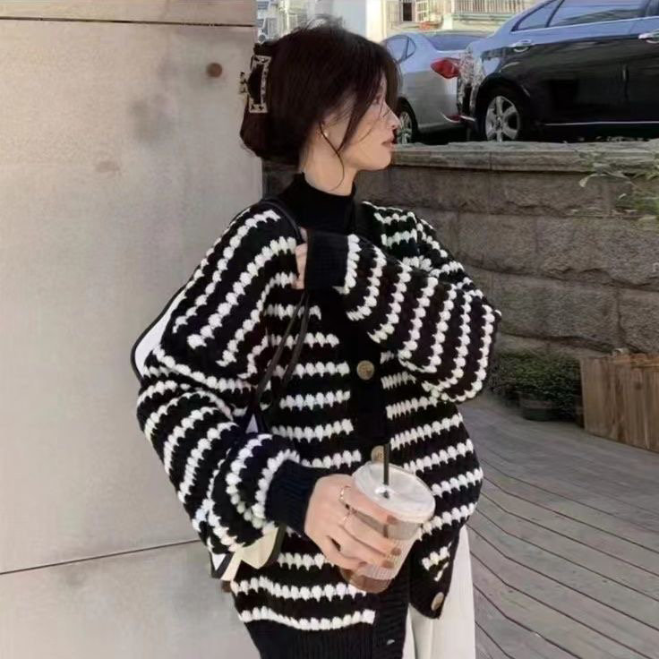 604上衣针织毛针织衫常规款条纹V领纯色女装外穿秋冬