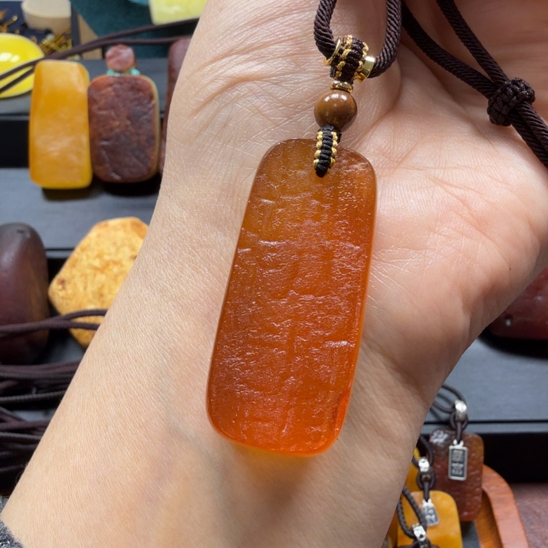 琥珀吊坠(赠链)未镶嵌