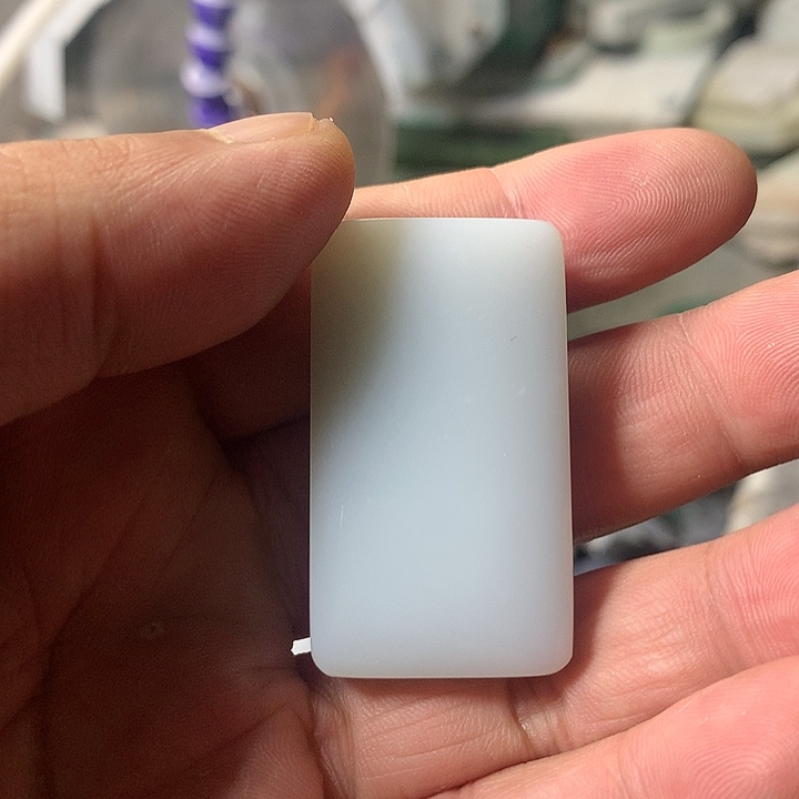 颈饰未镶嵌和田玉（糖玉）