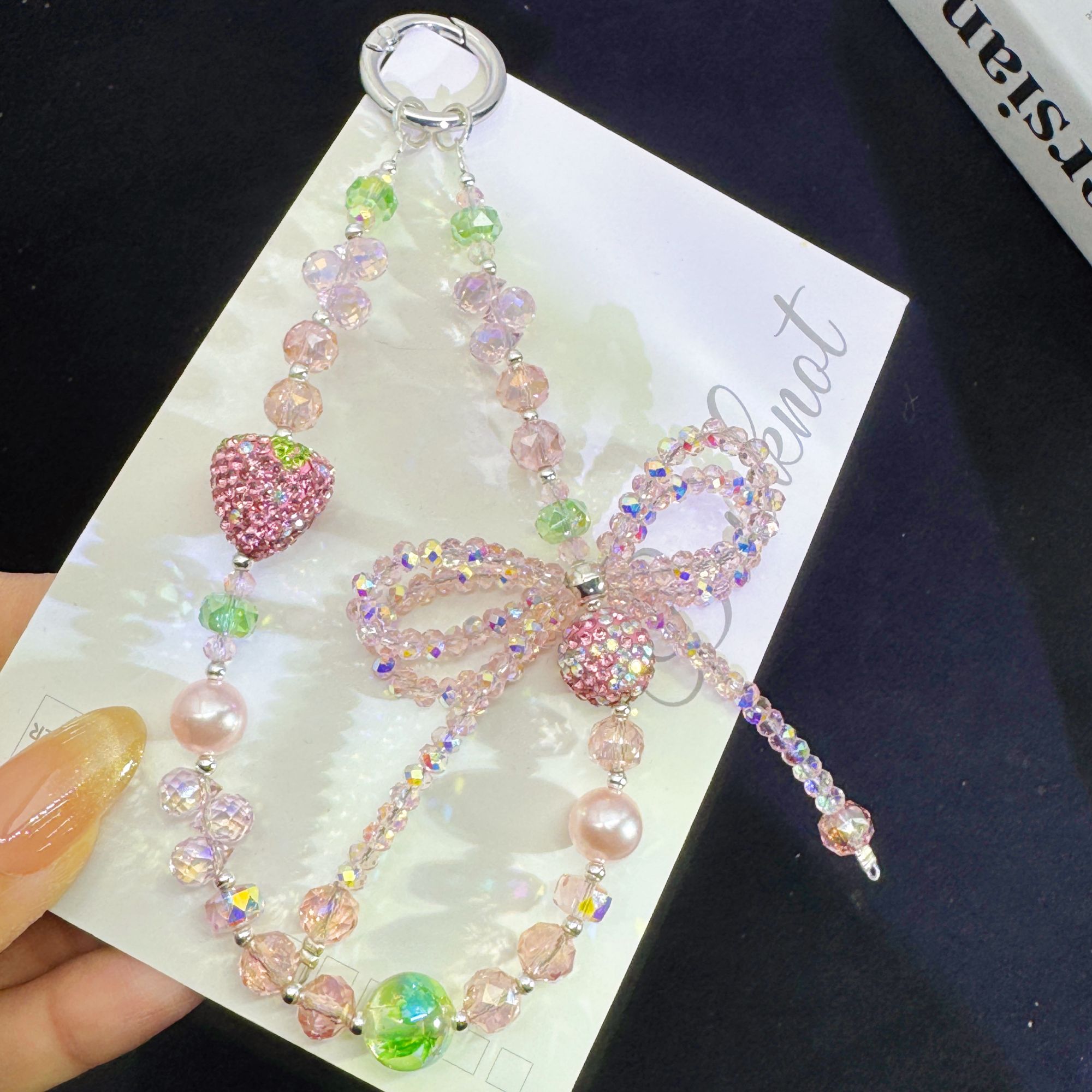 新款草莓蝴蝶结手机链少女心高级感挂绳串珠包链条挂饰钥匙挂件