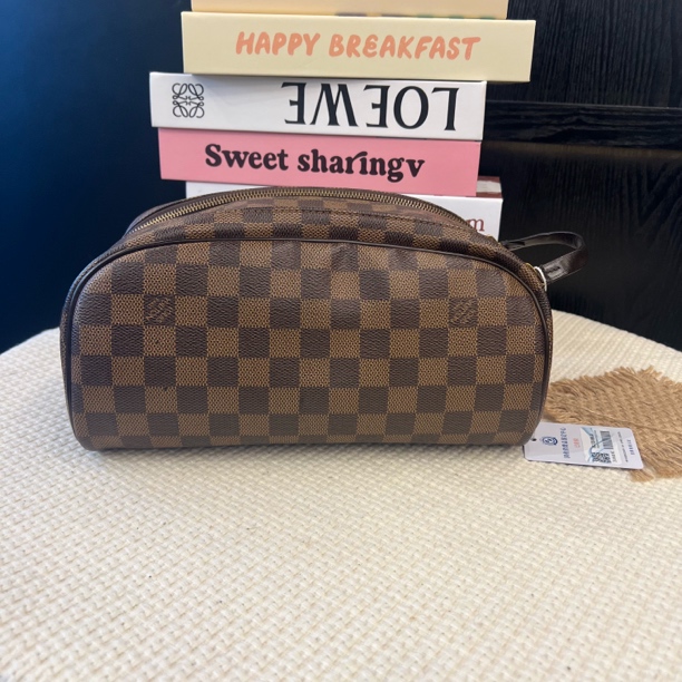 99新 LouisVuitton/路易威登 N47624 简型洗漱包棕棋盘芯片