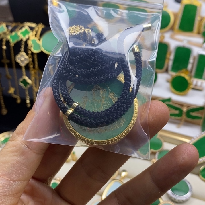 用***0钛钢时尚圆牌吊坠