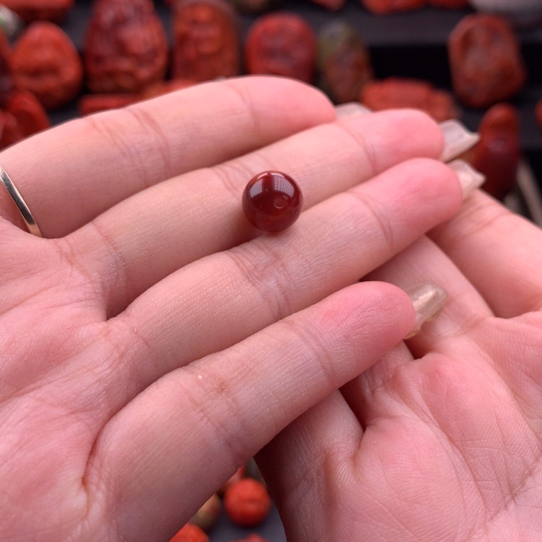 南红玛瑙南红川料原矿牛血火焰圆珠9.5mm未镶嵌