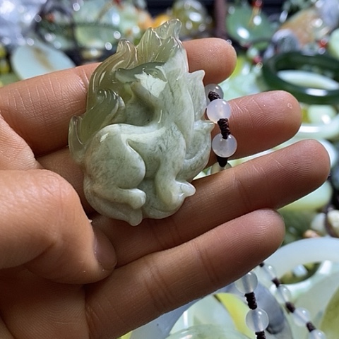 岫玉颈饰未镶嵌一个