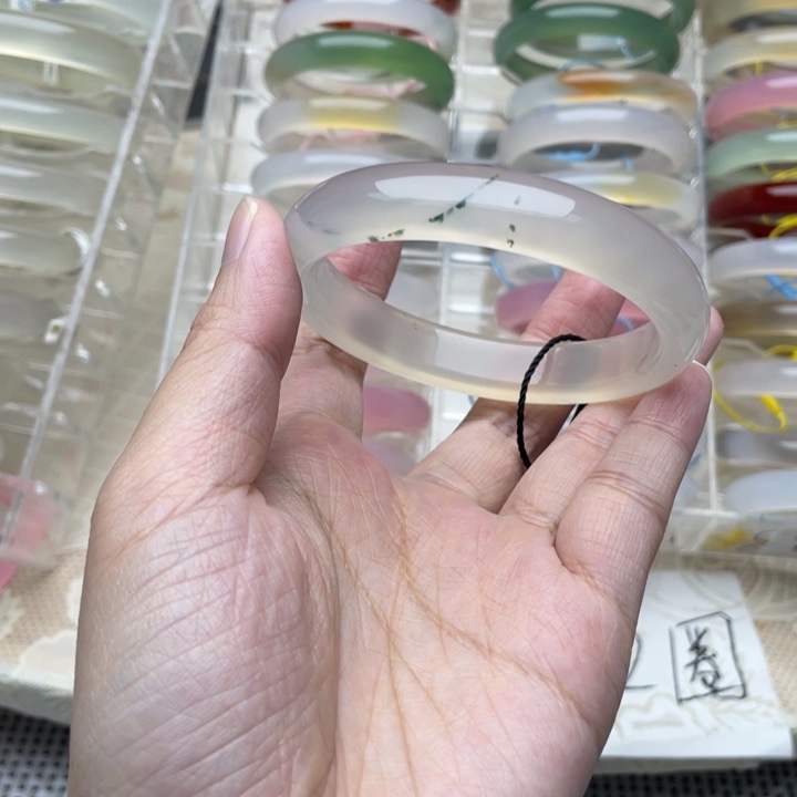 玛瑙/玉髓未镶嵌手镯58圈口