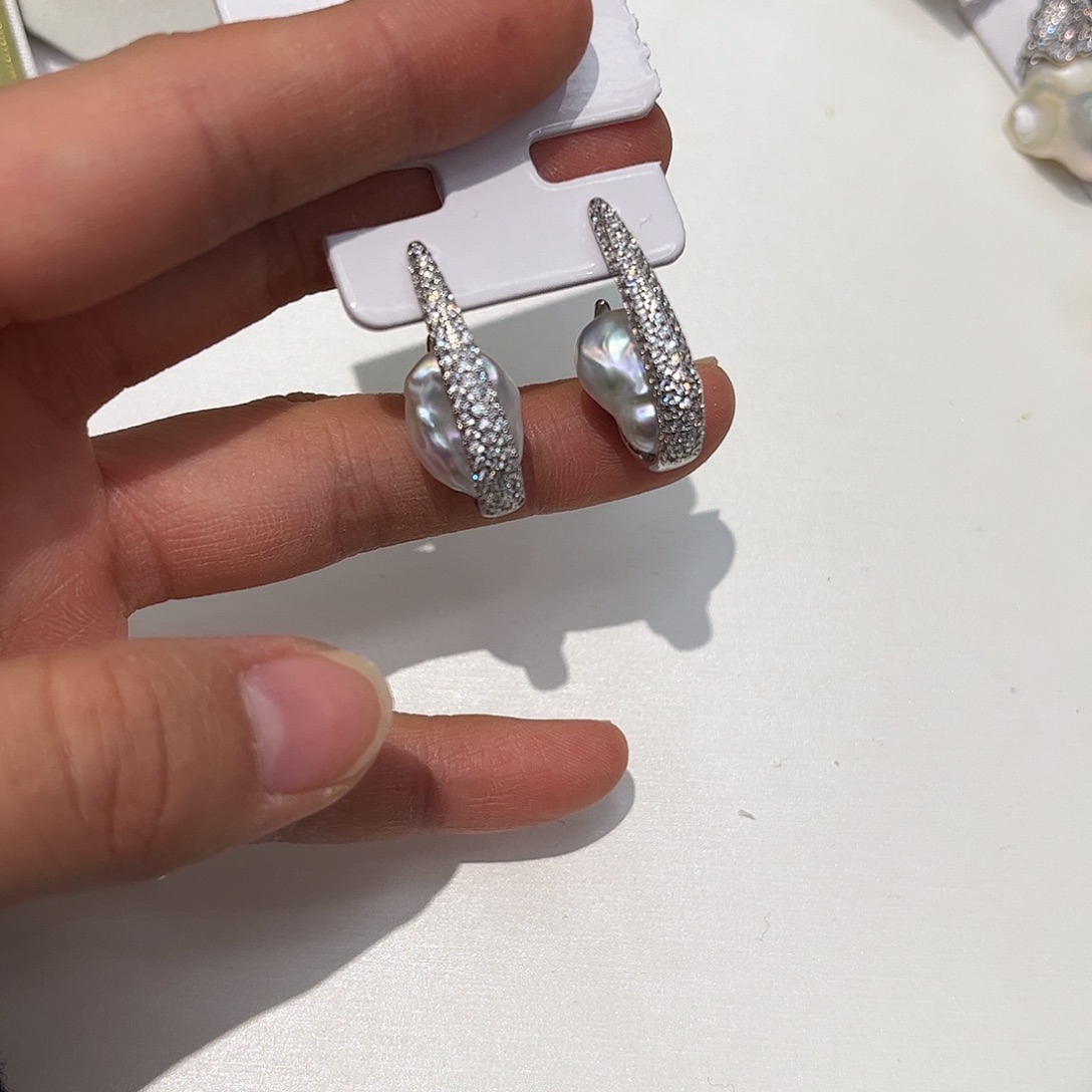 淡水珍珠合金耳饰