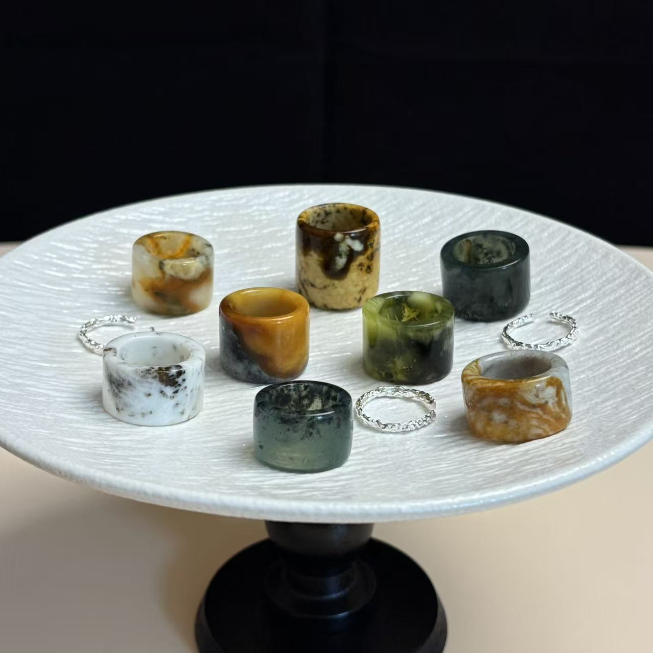 天然新中式国风岫玉戒圈百搭情侣款细条胖圆款侘寂风款戒圈