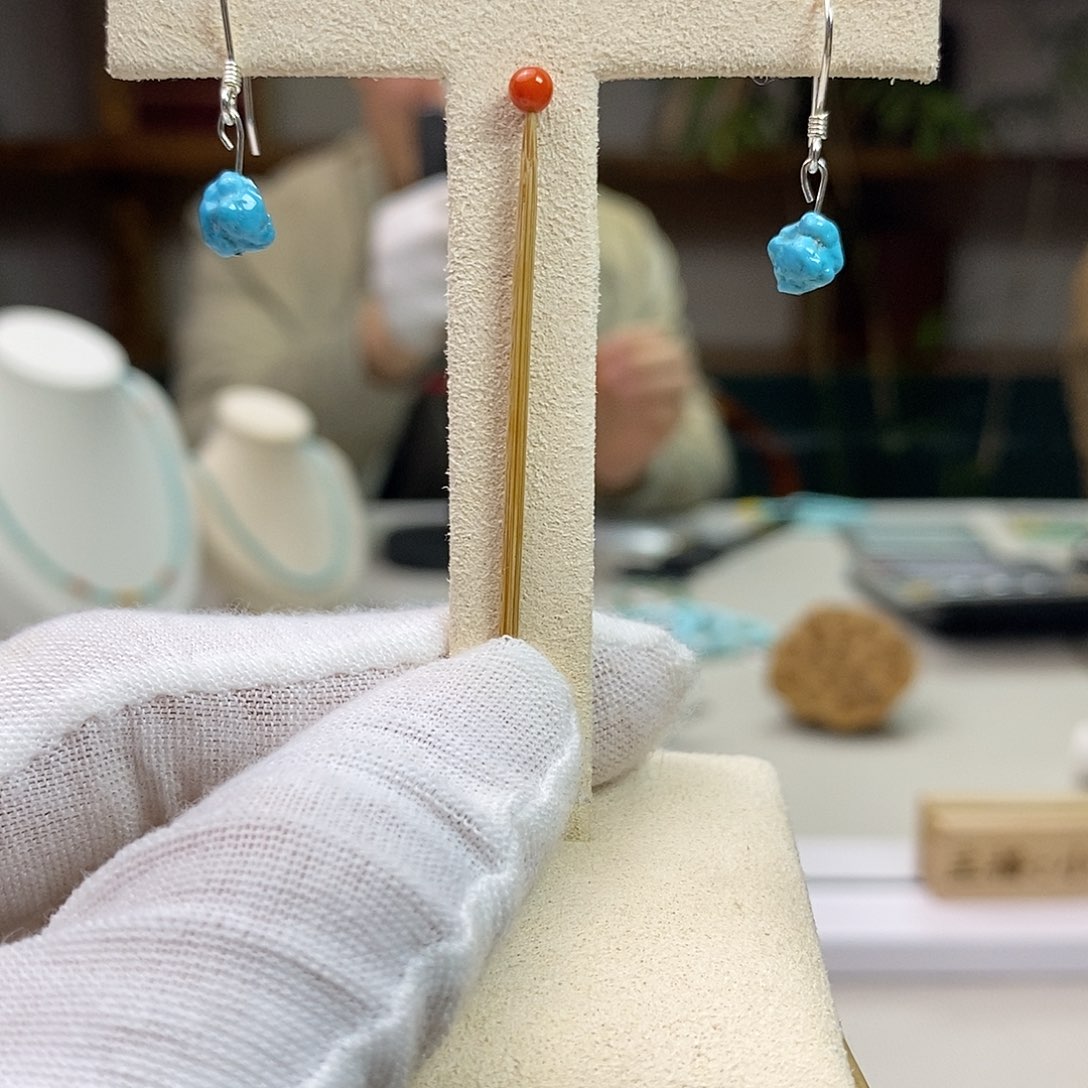 南红玛瑙耳钉未镶嵌