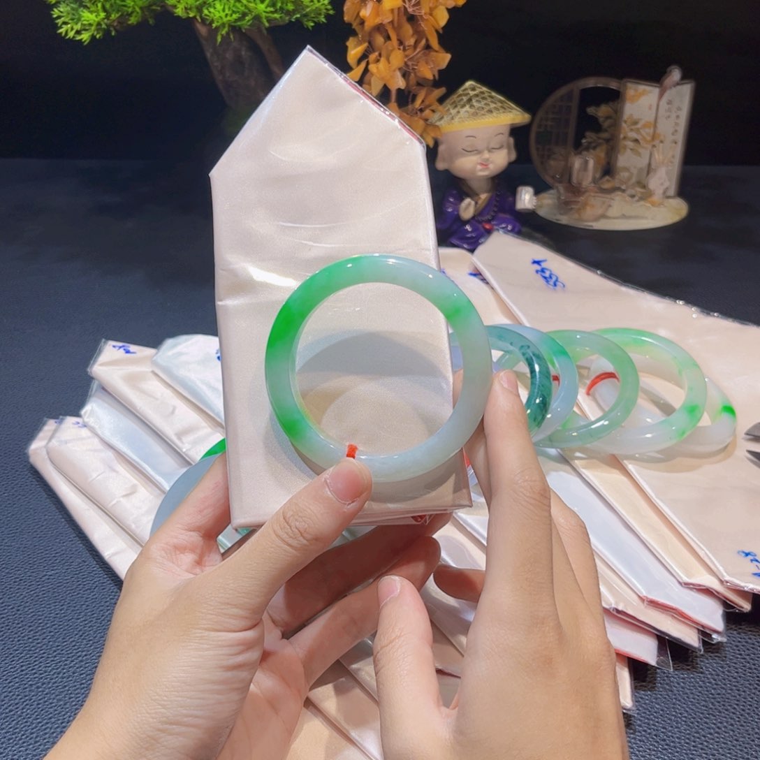 未镶嵌手镯翡翠翡翠手镯66000