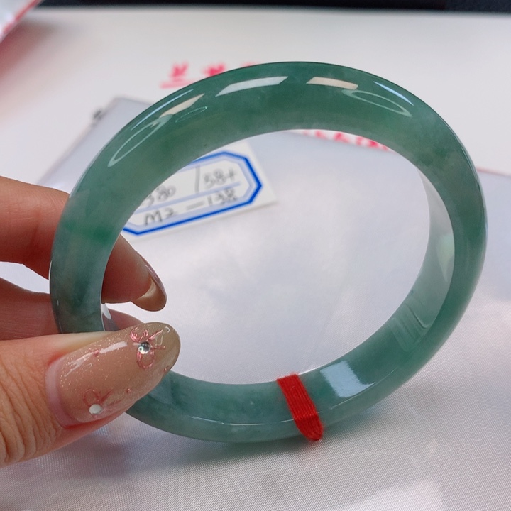 翡翠手镯未镶嵌58圈