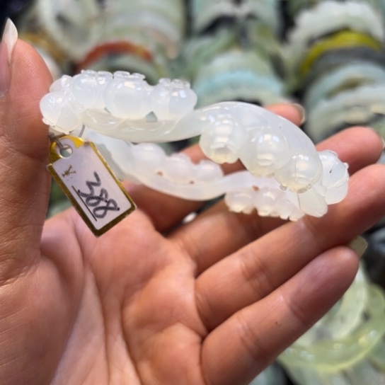 蛇纹石玉手镯未镶嵌s****?