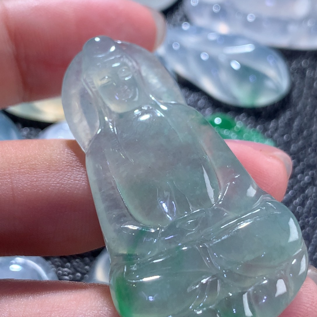 翡翠颈饰未镶嵌缅甸