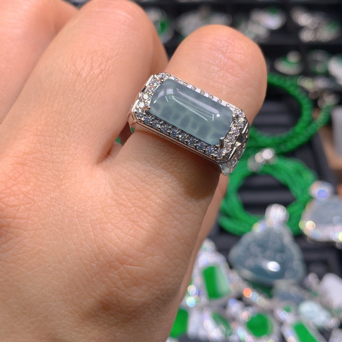 翡翠耳饰未镶嵌天然