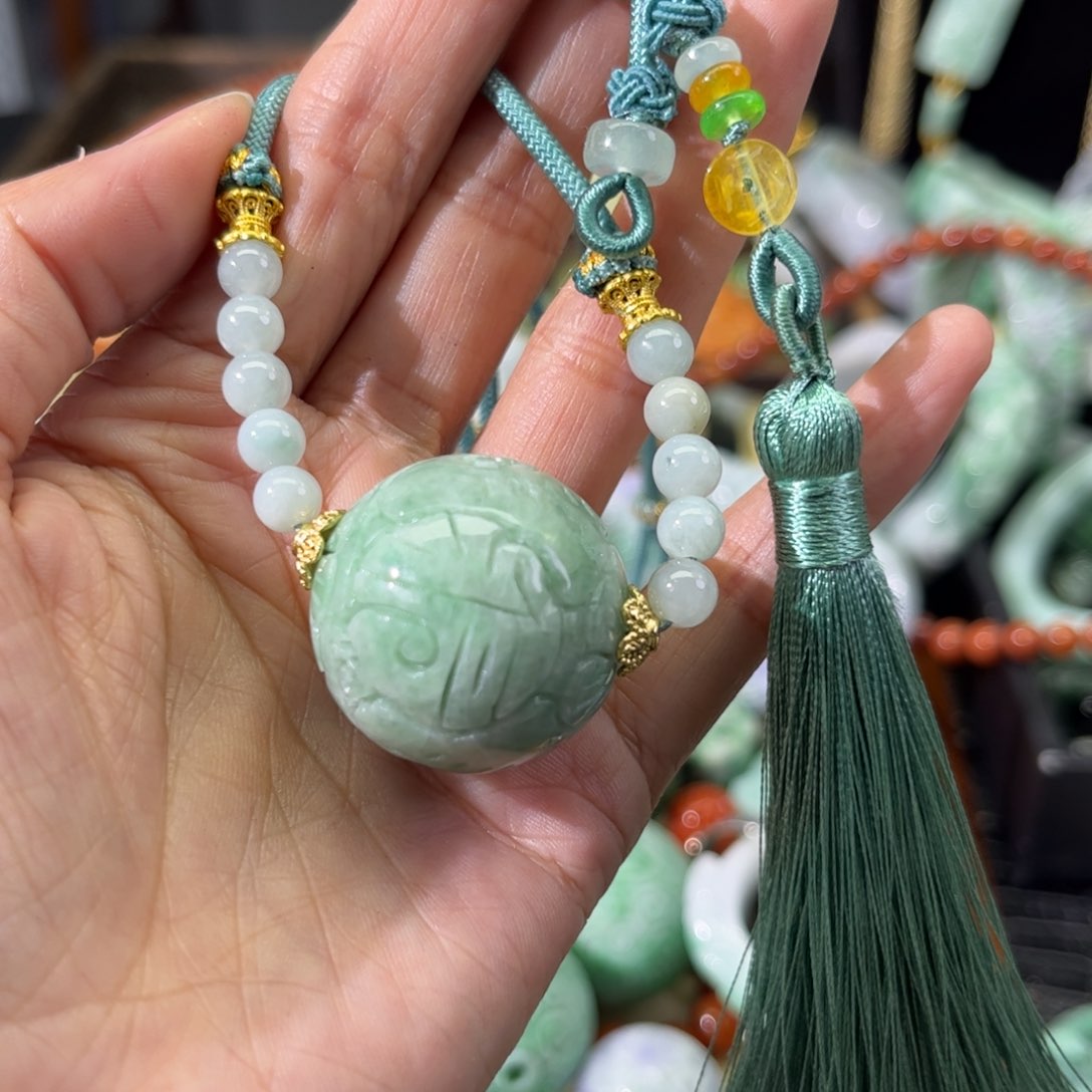 翡翠颈饰未镶嵌待编款