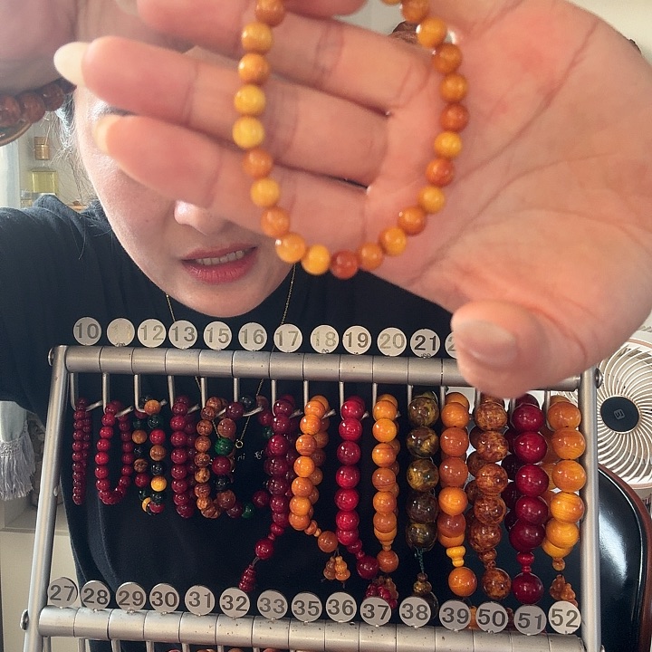 松木雾化环琥珀木手串0.6黄油女款