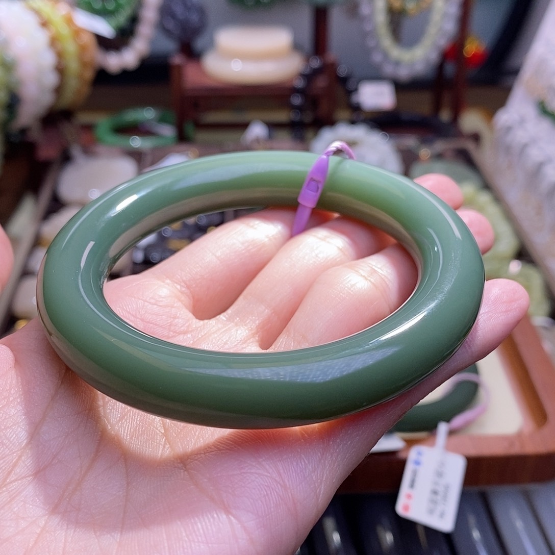 和田玉鸭蛋青毕业级圆条手镯55.8圈口未镶嵌