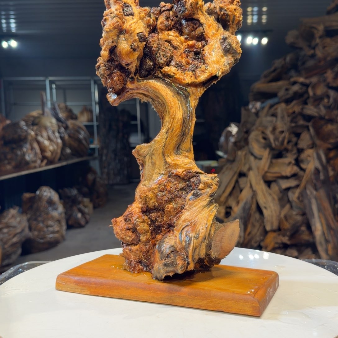 *****木王一刀琥珀木摆件96