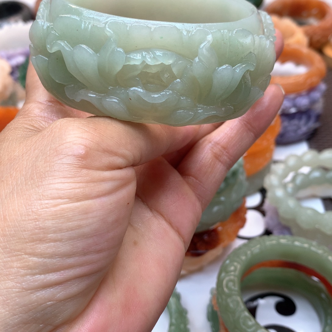 石英质玉手镯足银镀金镶嵌淡*