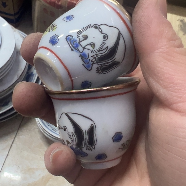 陶摆件2个熊猫小酒杯