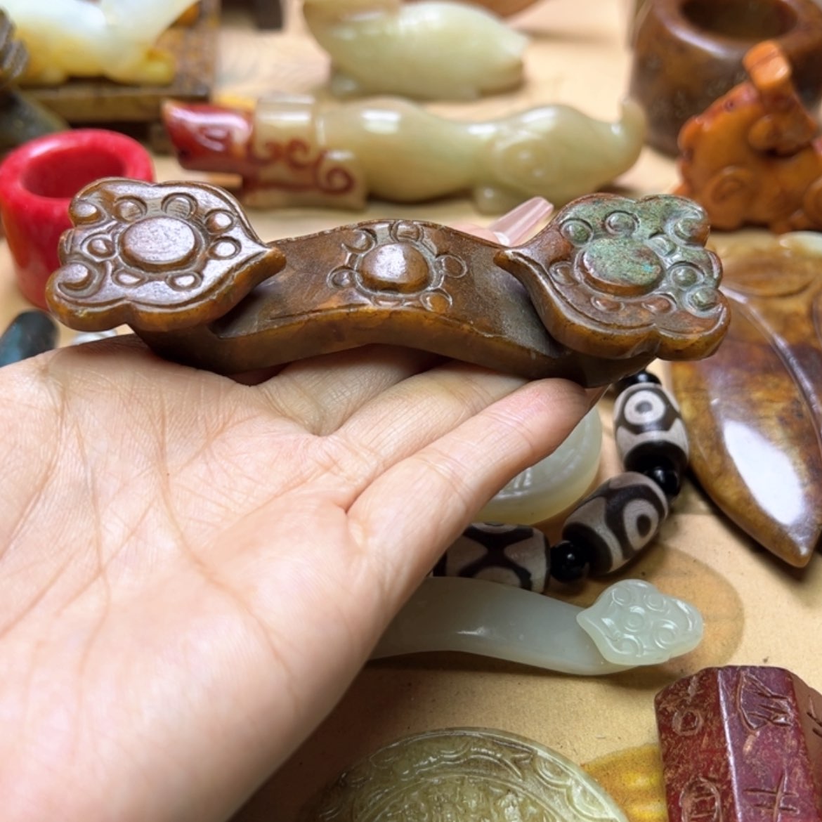 【闪购商品】蛇纹石玉颈饰未镶嵌