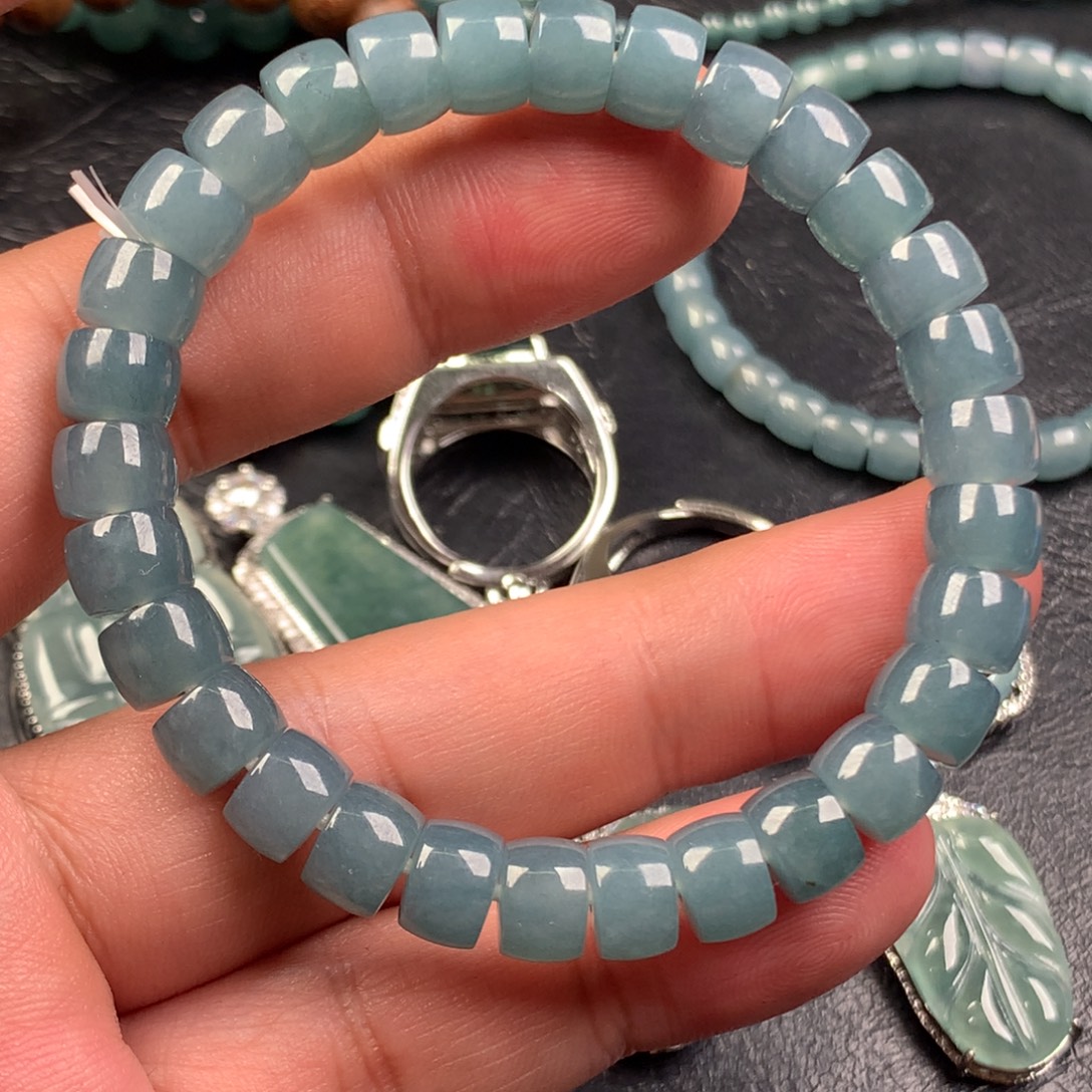 翡翠未镶嵌颈饰隔片手串