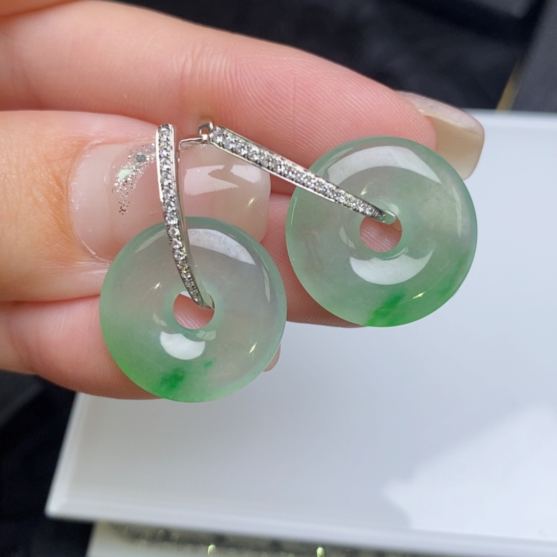 翡翠18K金镶嵌耳饰甜甜圈