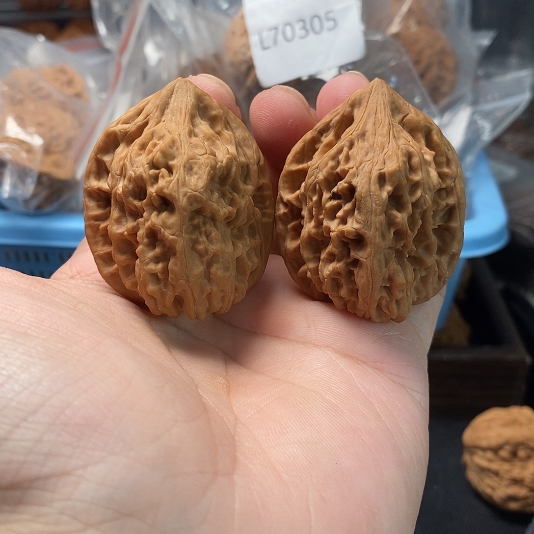 1文玩核桃赤峡峪鸡心38-362