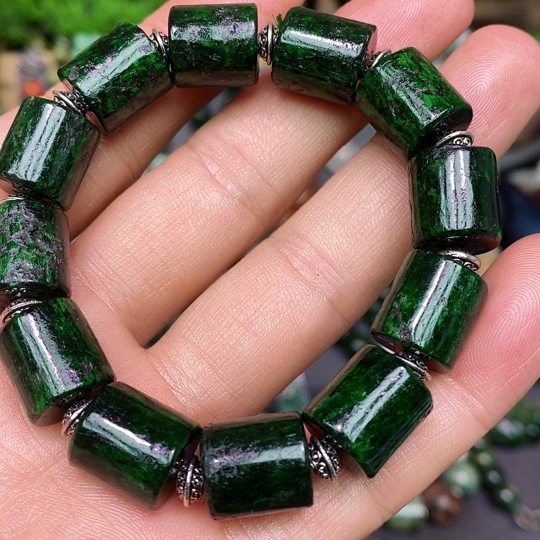 翡翠手链未镶嵌漂亮美眉