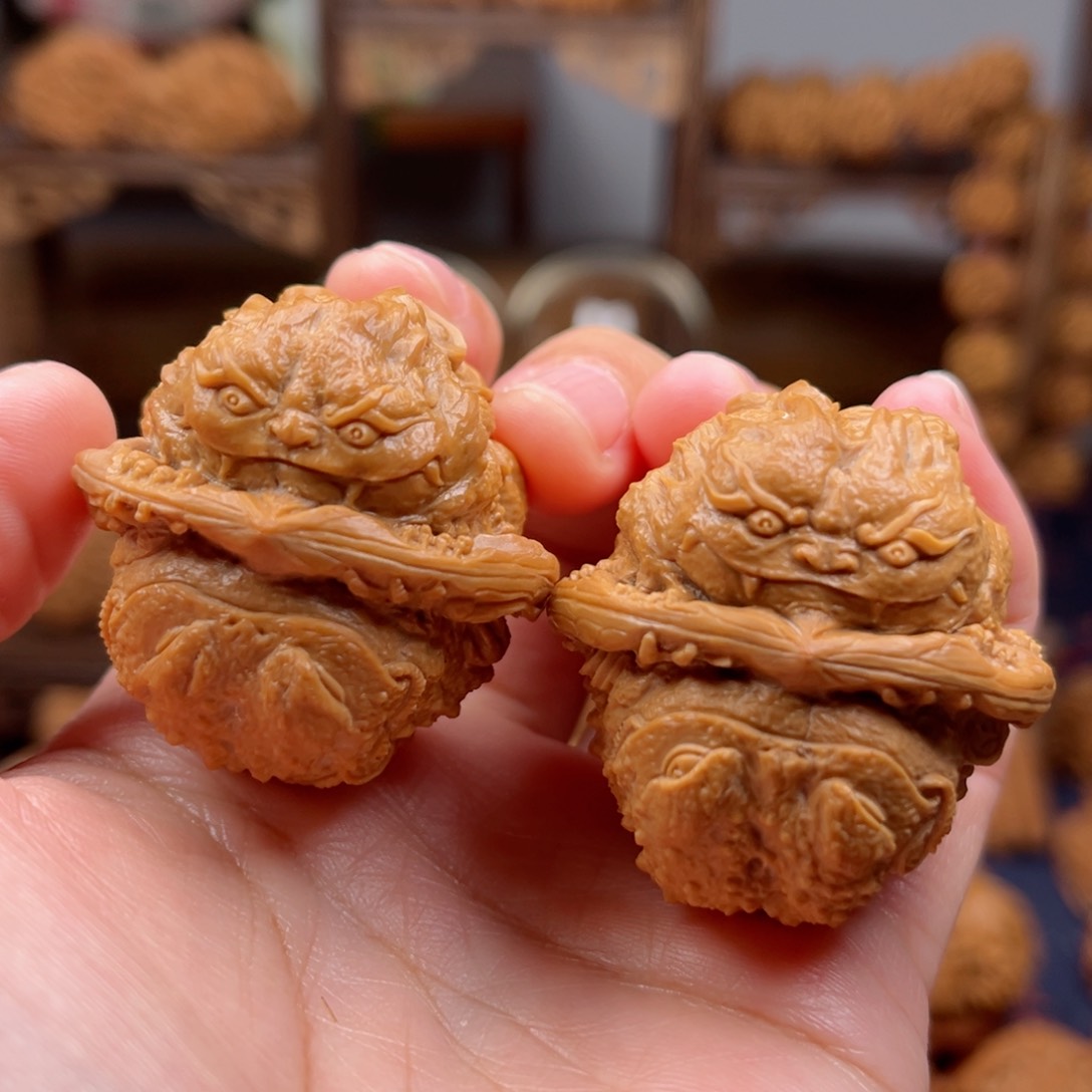 核桃把件貔貅金蟾