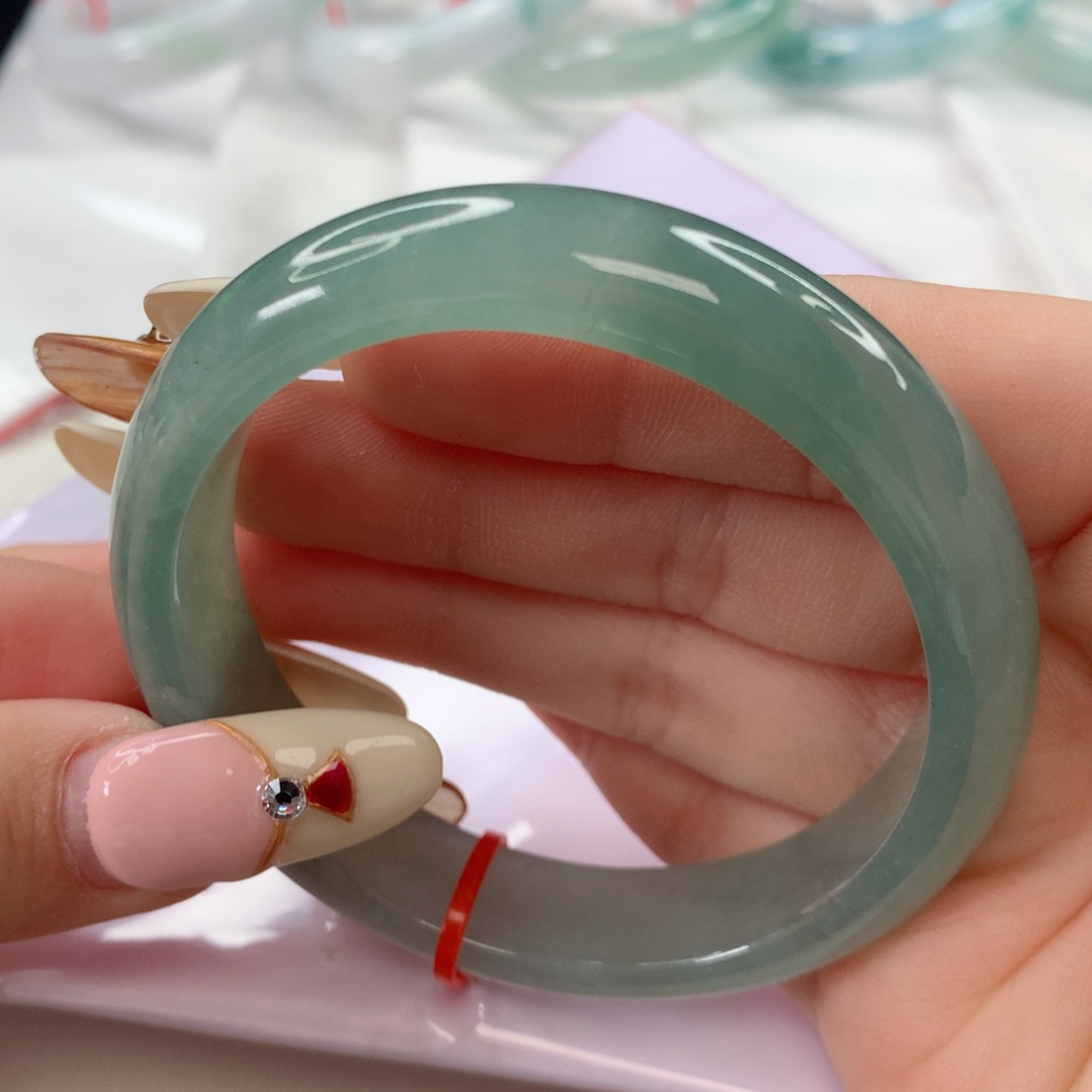 翡翠手镯未镶嵌53.4圈口