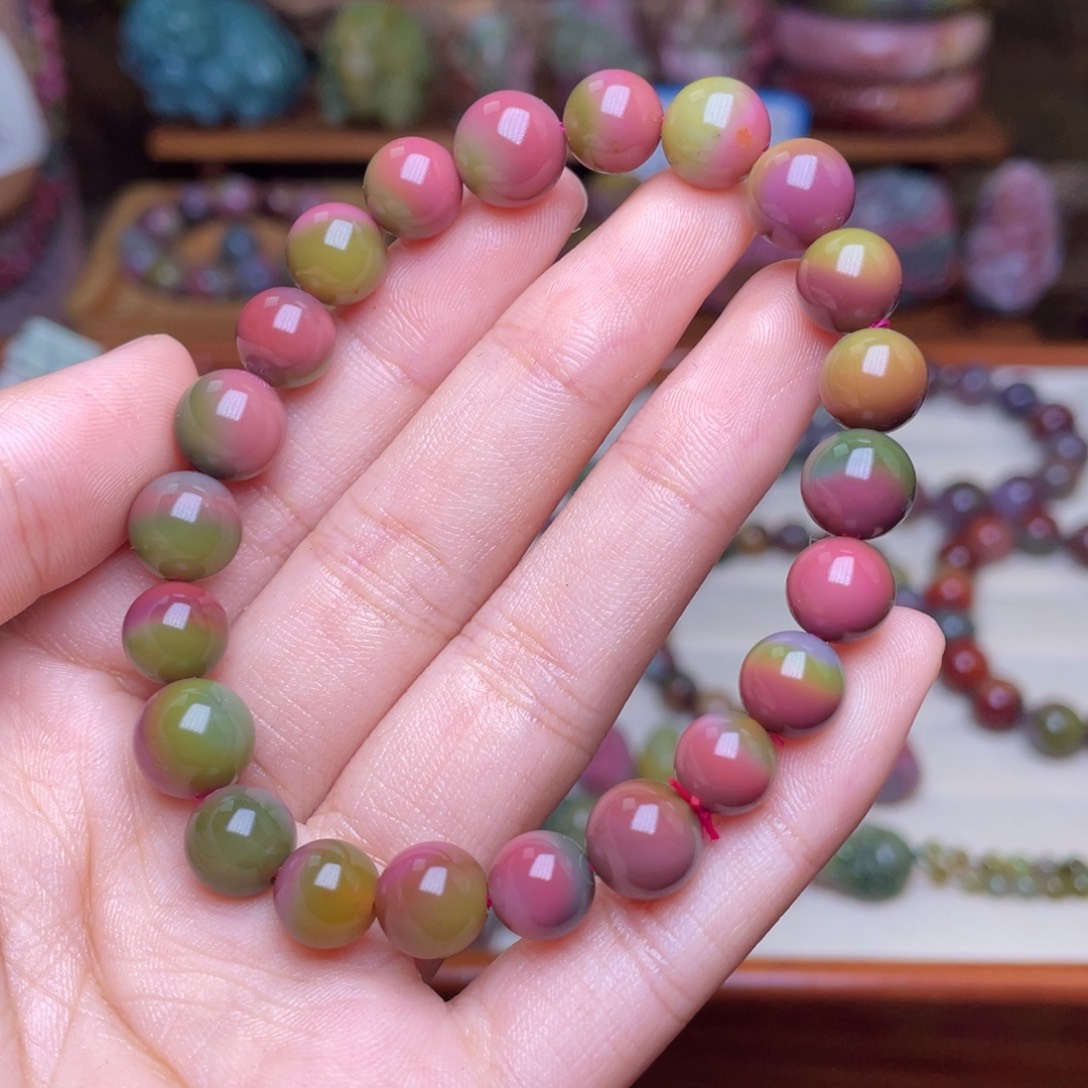 玛瑙/玉髓珠宝半成品未镶嵌厚***?盐源玛瑙西瓜炫彩手串