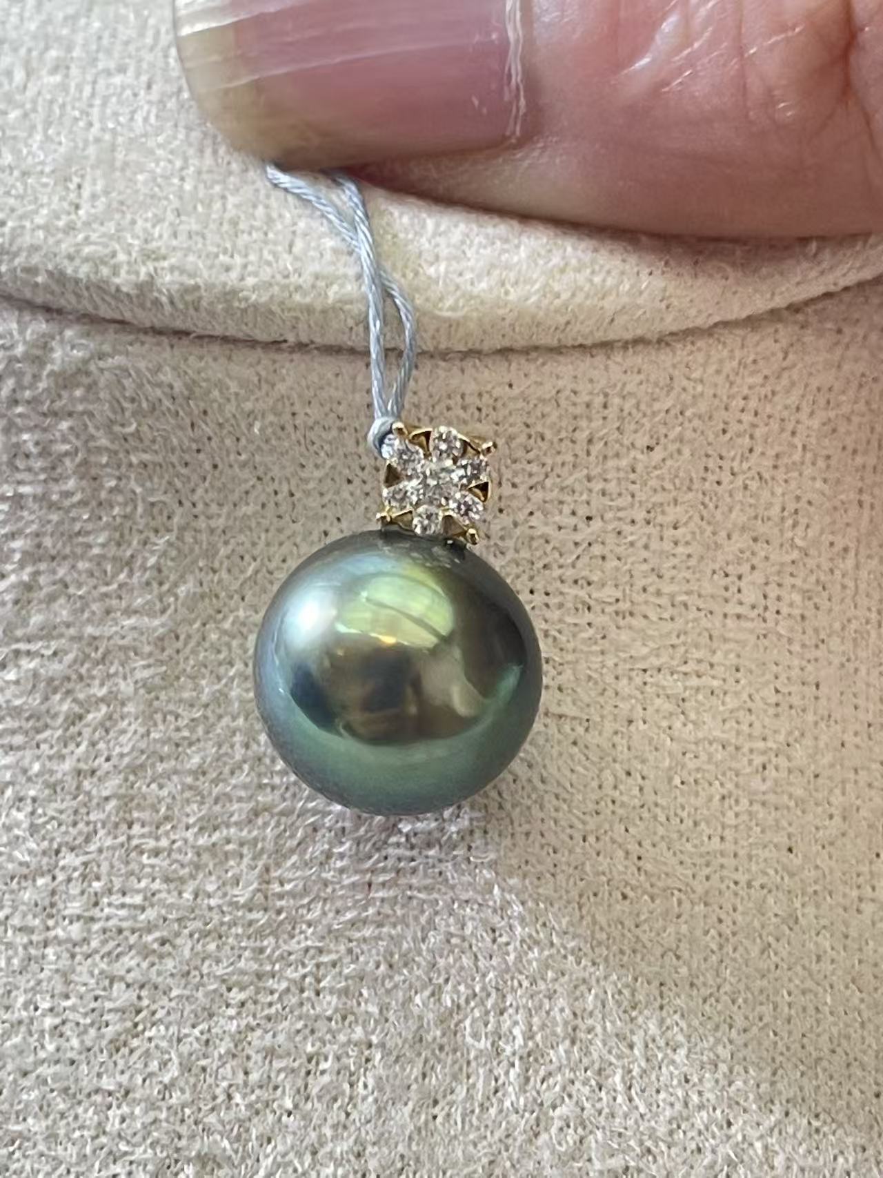 【ZY】18k钻石群镶戴妃大溪地吊坠 不含链12mm840067306052