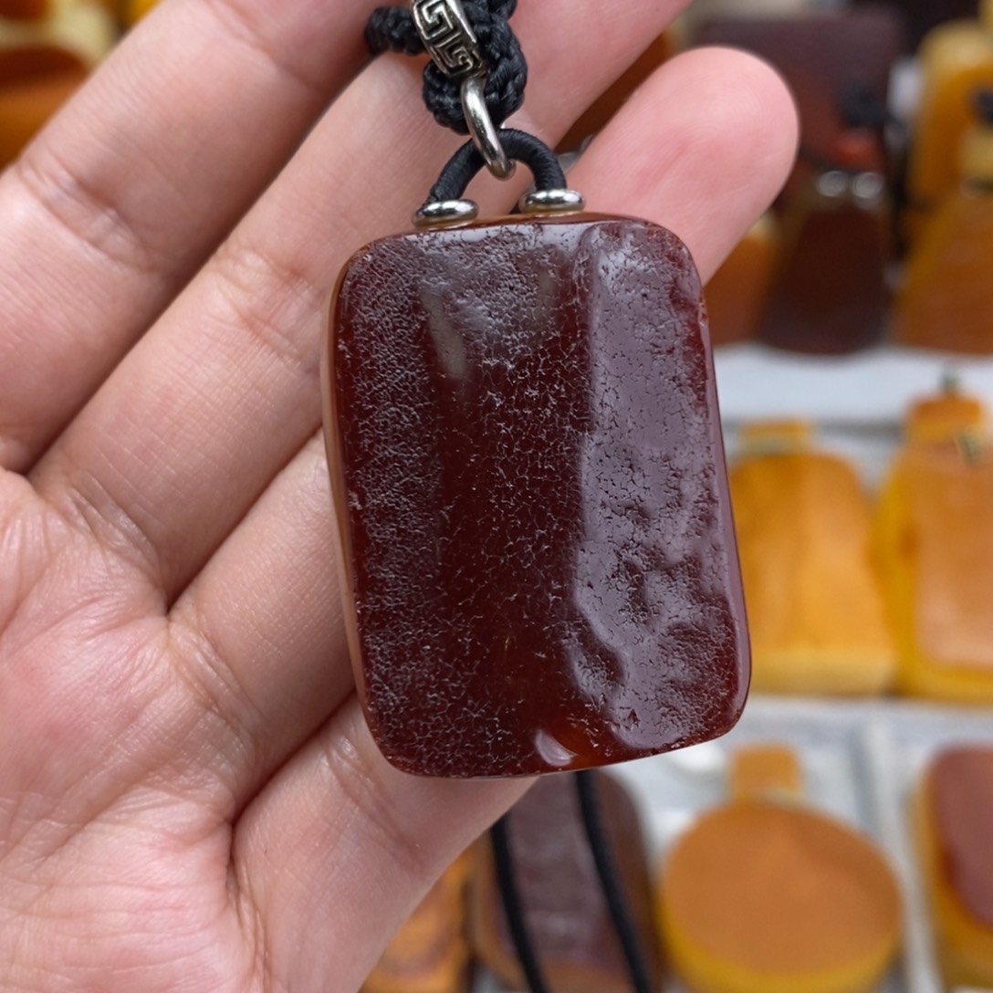 琥珀吊坠(赠链)未镶嵌