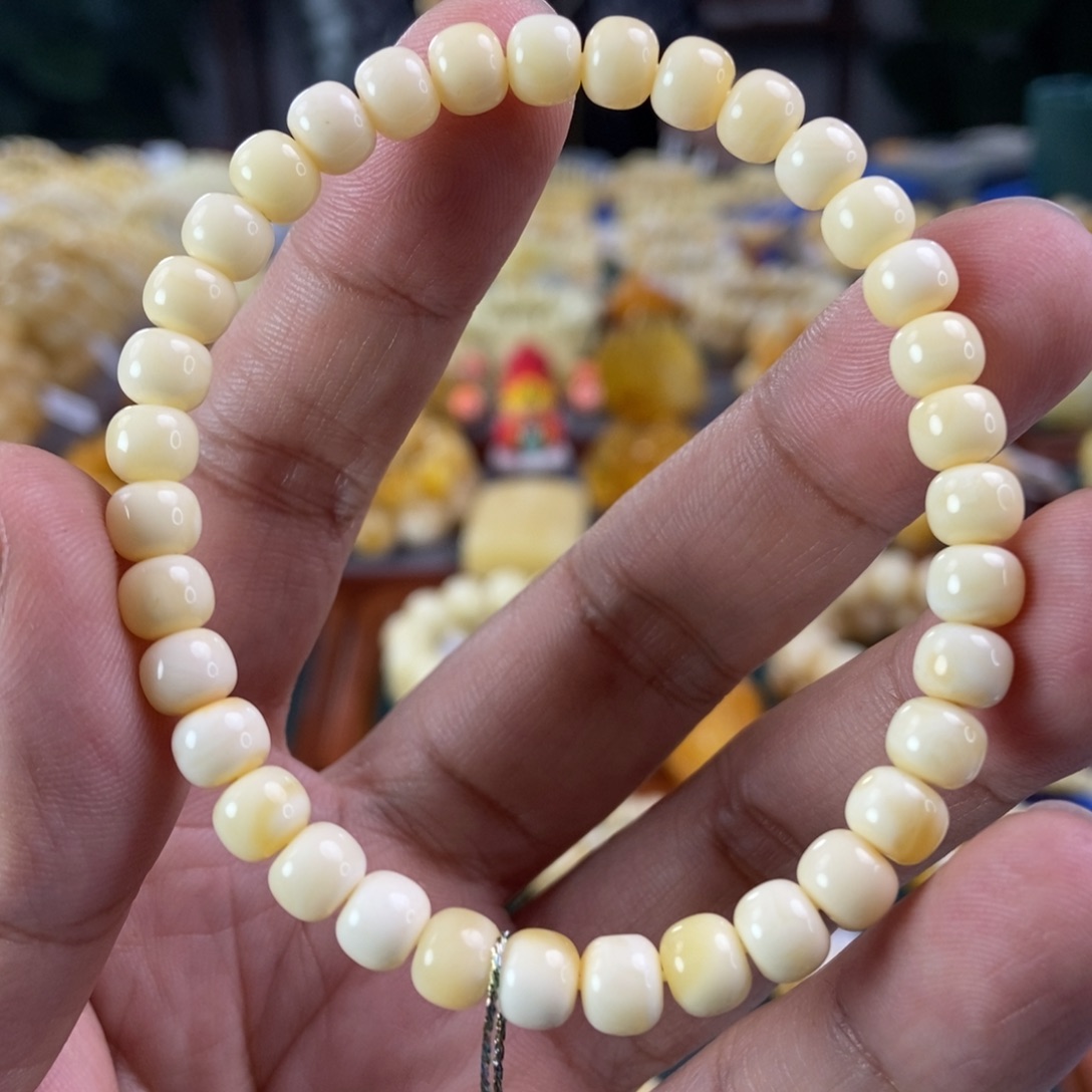 琥珀珠宝奇石未镶嵌小**?6+浓白老型手串5.47