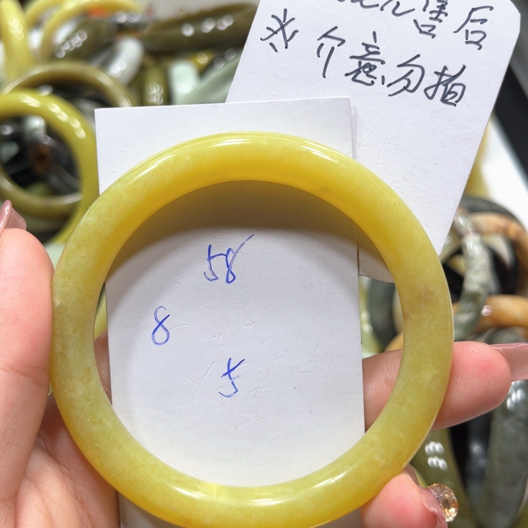 蛇纹石玉未镶嵌珠宝奇石