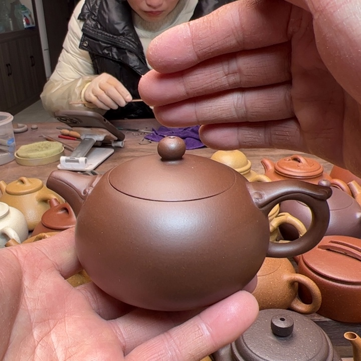 紫泥茶壶紫泥半手精工制作如意西施200c c
